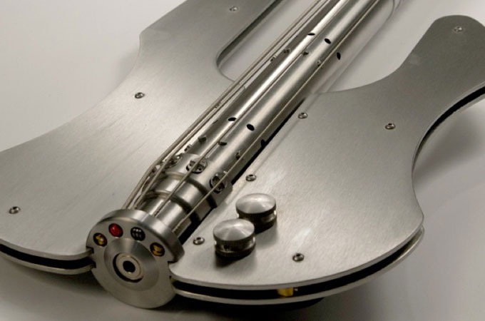 Medium_stash-stainless-bass-guitar-lead-1